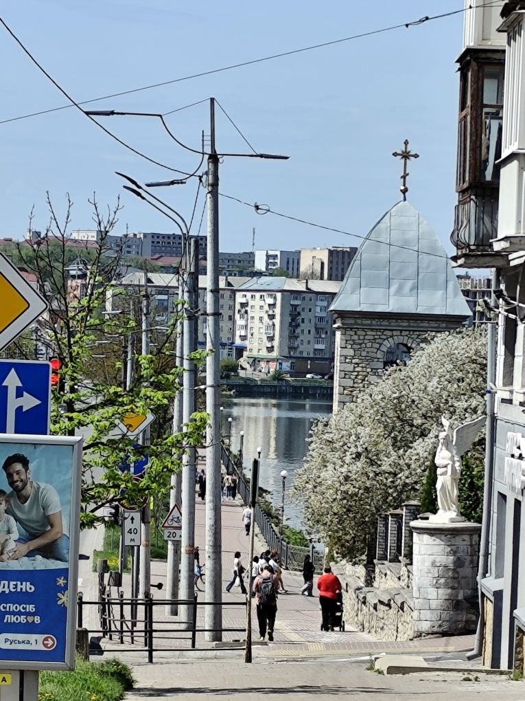 1 кв в центрі по вул.Руська під житло та бізнес