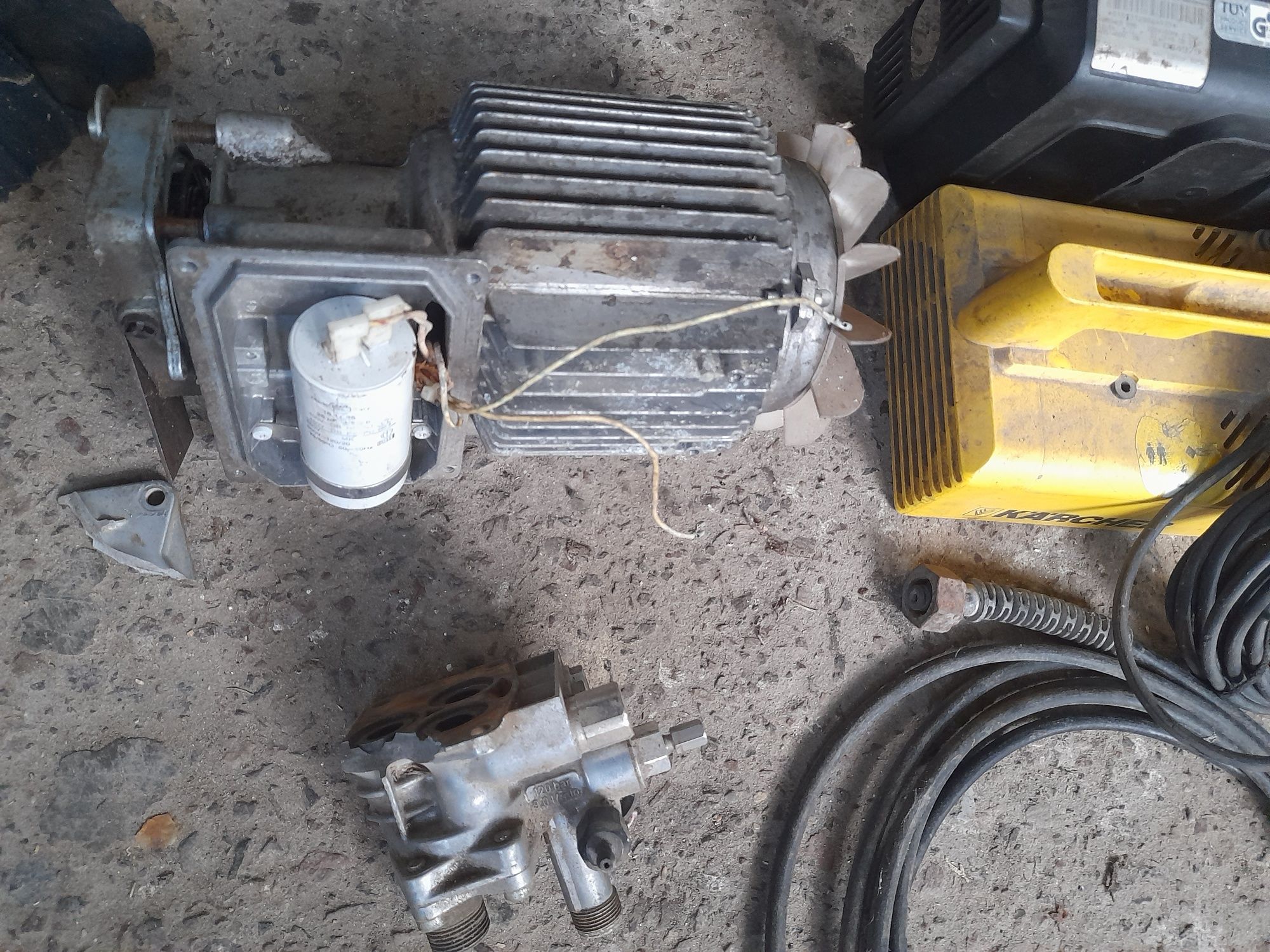 Продам на запчастини мийку  KARCHER  695