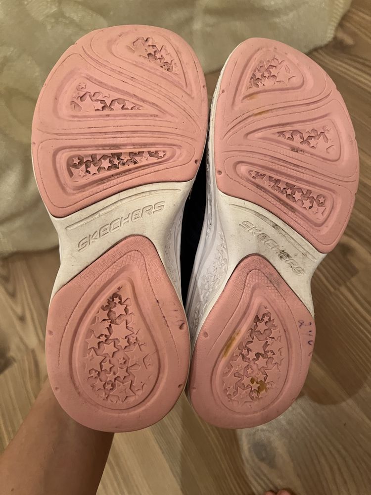 Кросівки Skechers 30 розмір, 19 см
