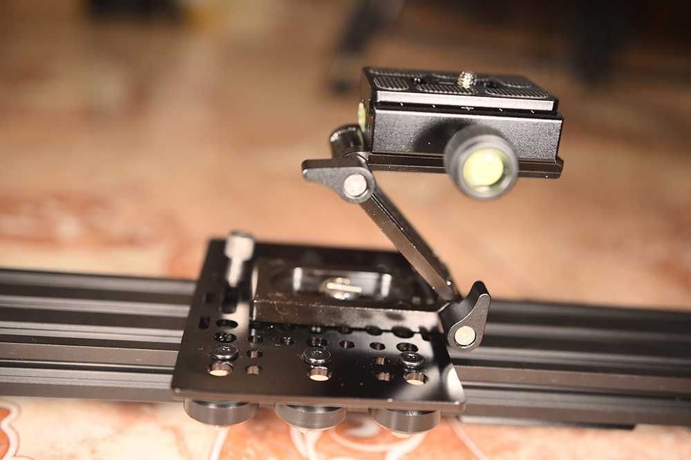 Слайдер 50см предназначенный для эксплуатации с видео и DSLR камерами.
