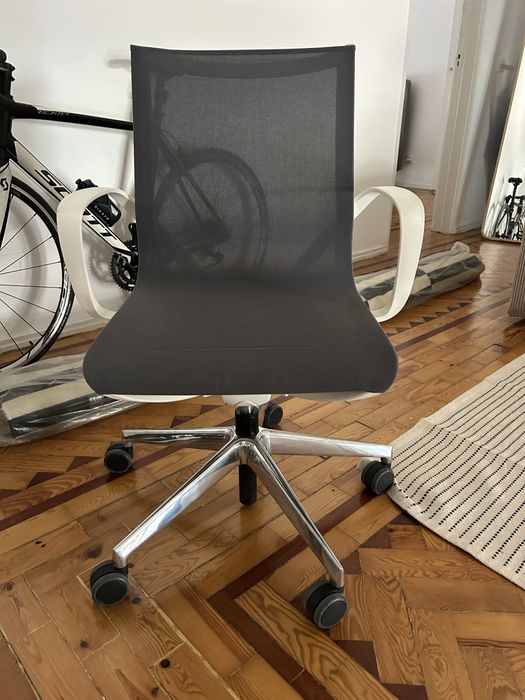 cadeira de escritório em bom estado retirada em lisboa