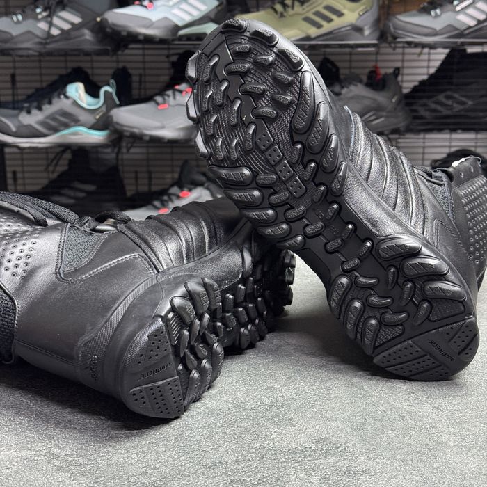 Чорні черевики Adidas 807295 ОРИГІНАЛ 100% 44 р