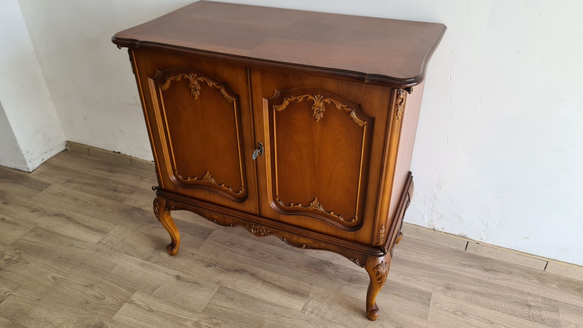 Komoda stylowa Chippendale Warrings
