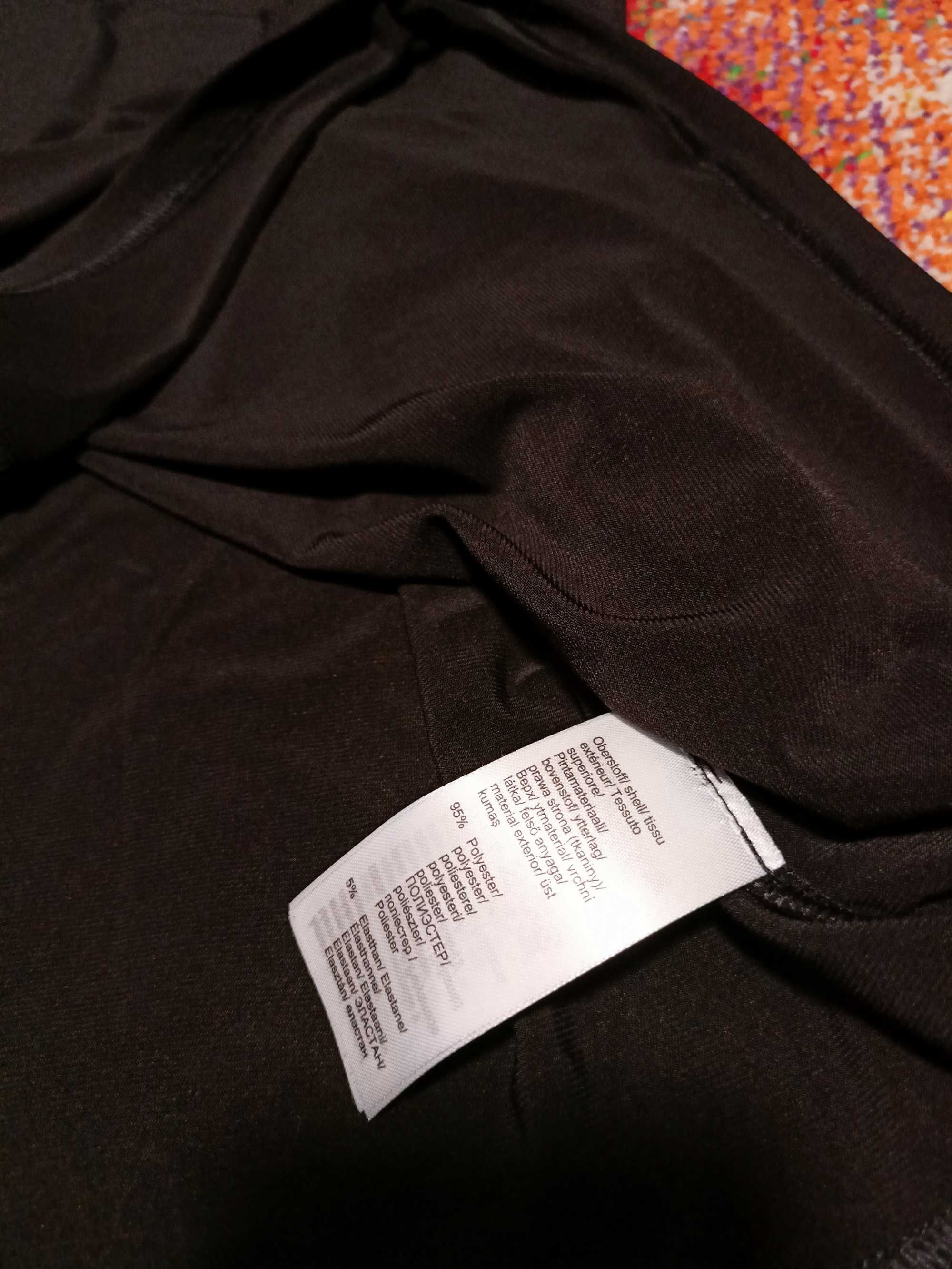 Czarna bluzka w dekolt szpic rękawy z koronki M,L