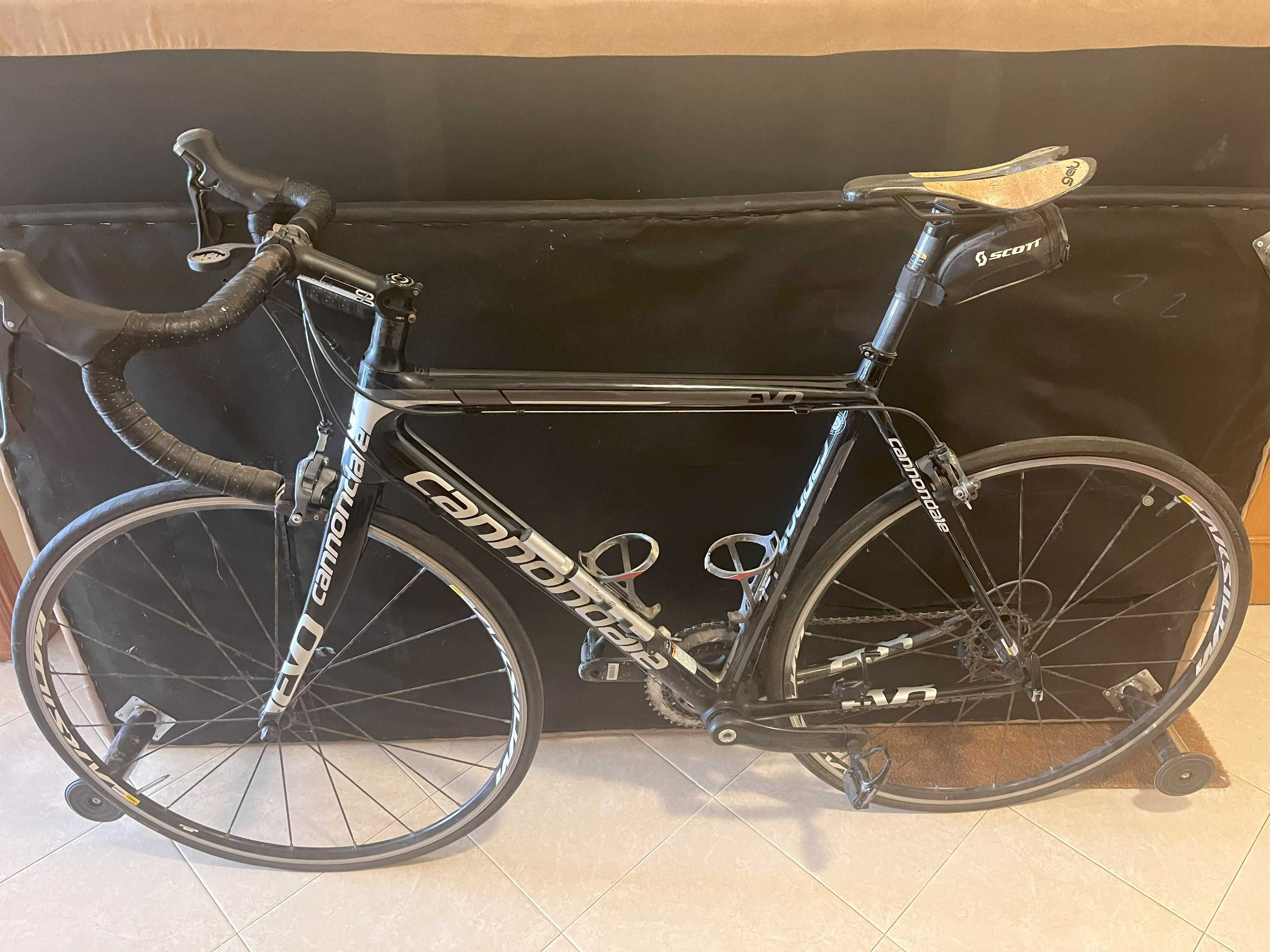 Bicicleta Cannondale Super Six Evo tamanho 54