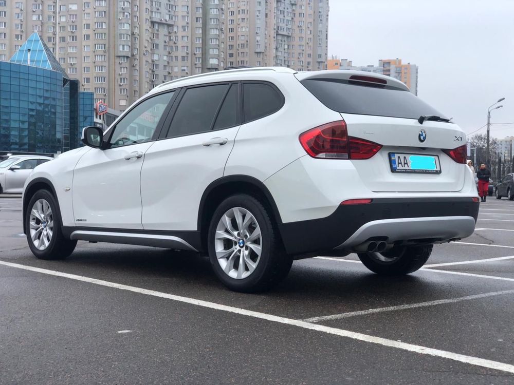 Продам автомобиль BMW X1