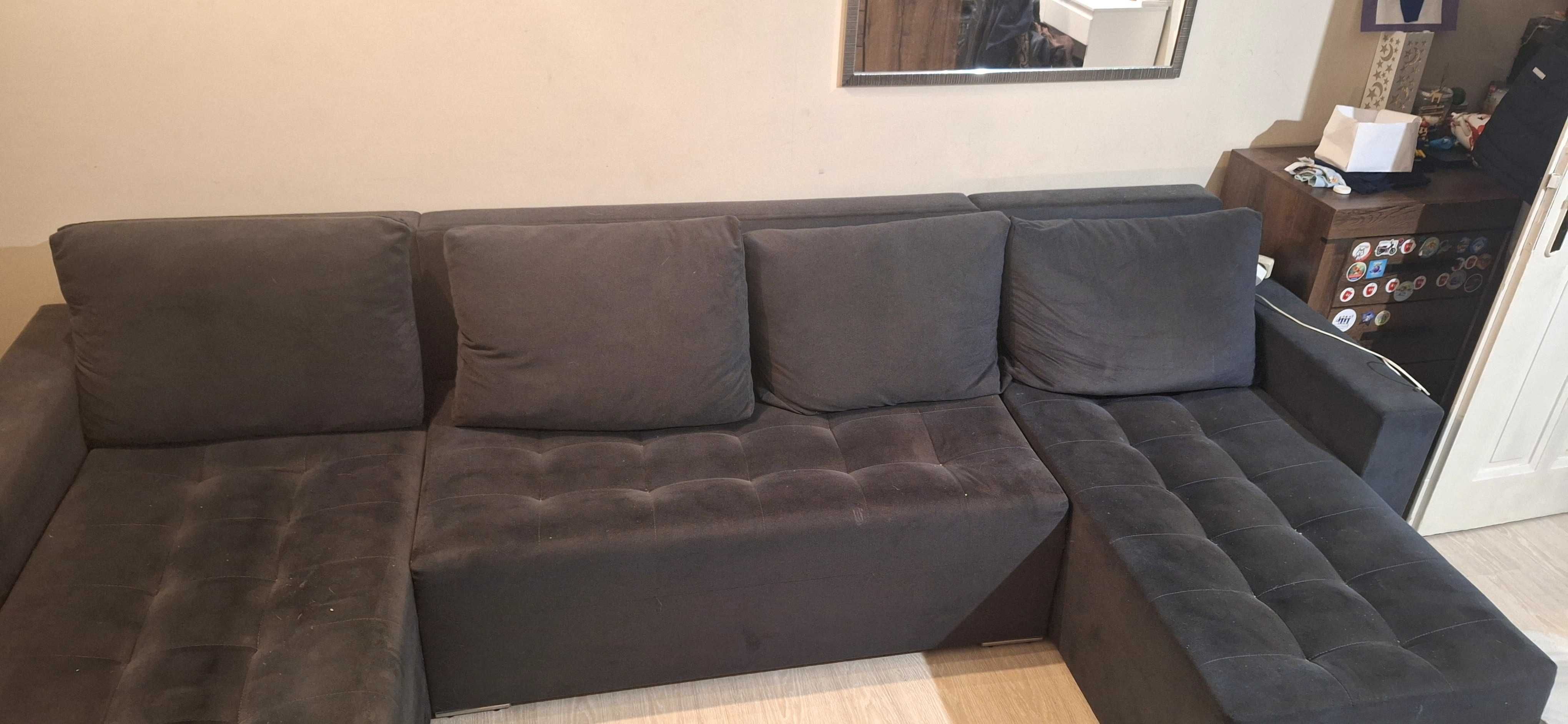 Naroznik sofa z fukcja spania.
