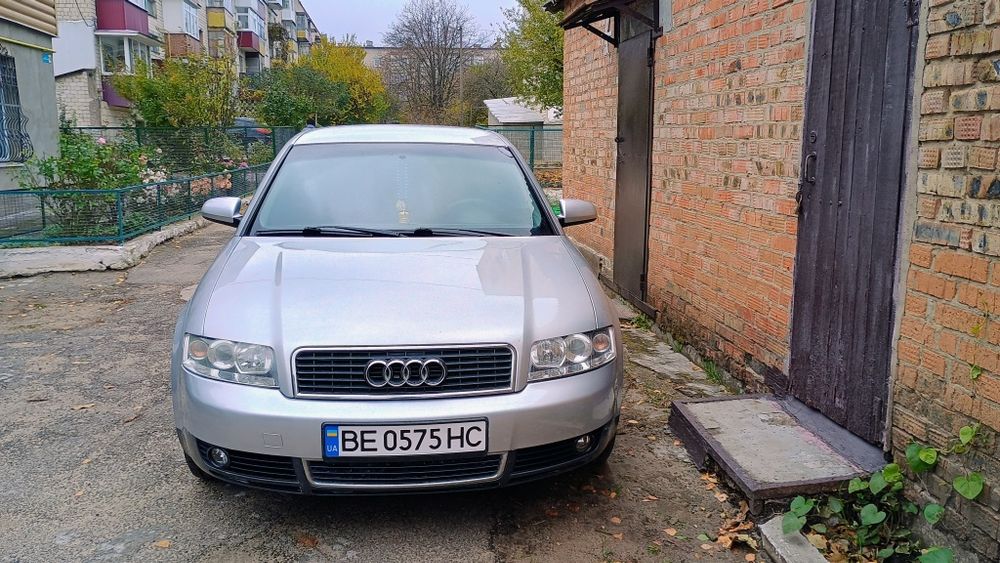 Продам Ауді А4 б6 1.6 бензин