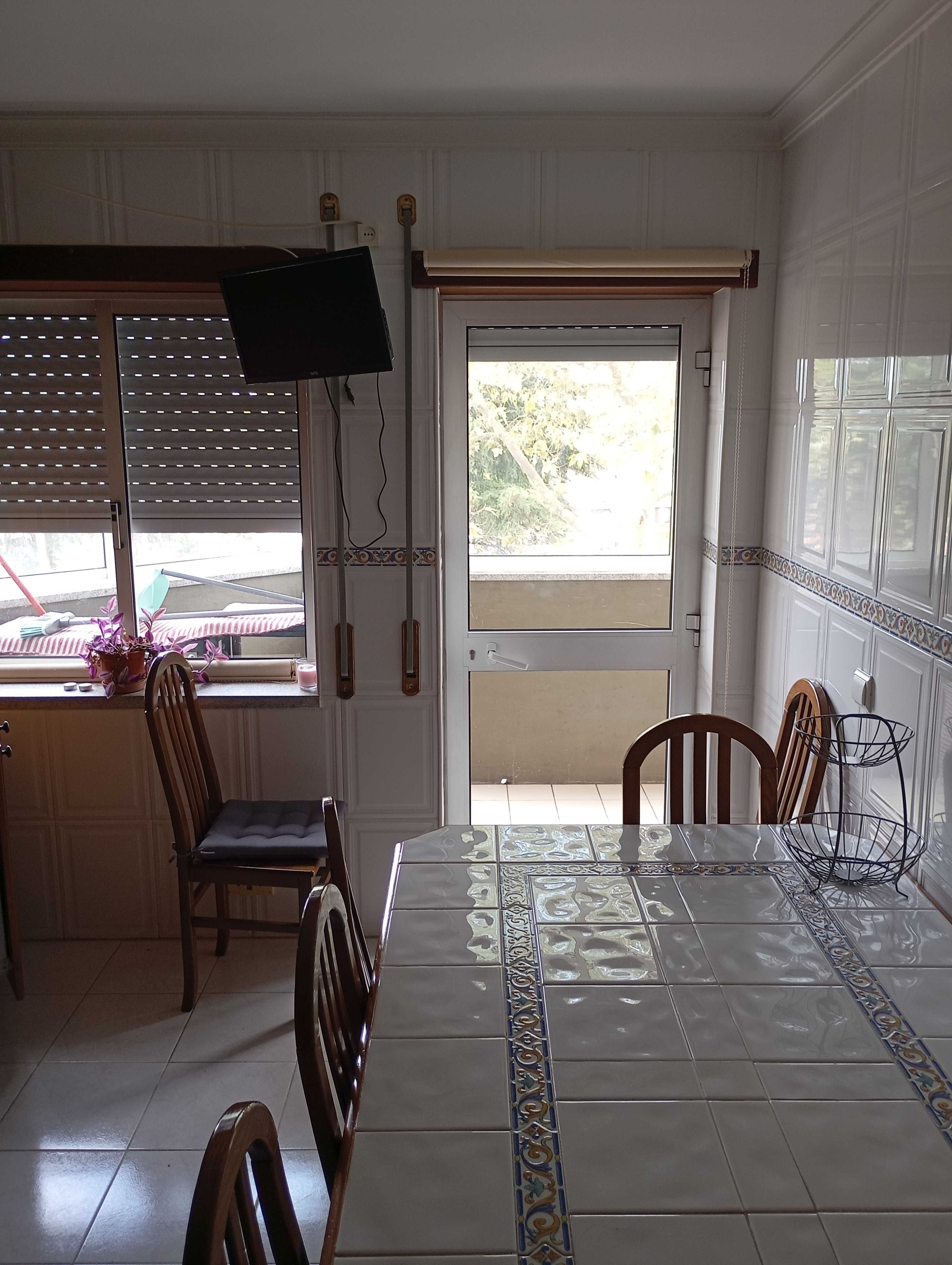 T3 Luminoso com garagem junto IPG