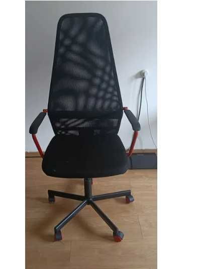 Monitor + 2 cadeiras +mesa 140/60 +teclado gaming e rato