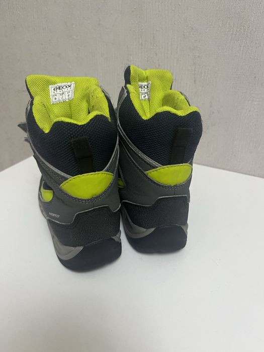 Зимові черевики для хлопчика geox