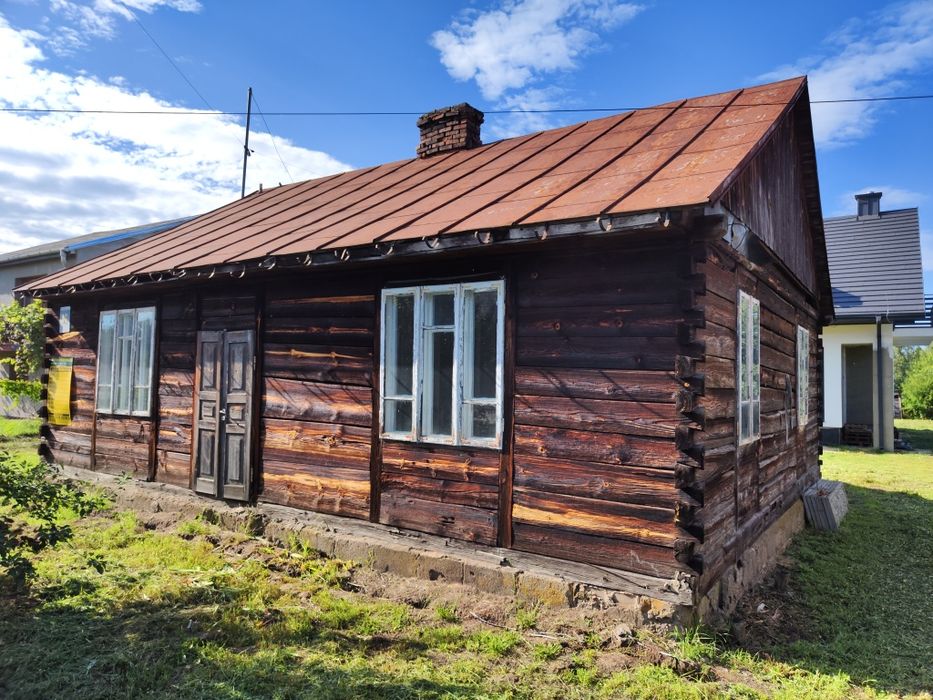 Drewniany dom z bali sosnowych 10x7.7m do przeniesienia na deski