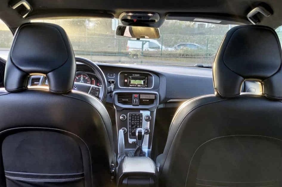 Volvo v40 r-design