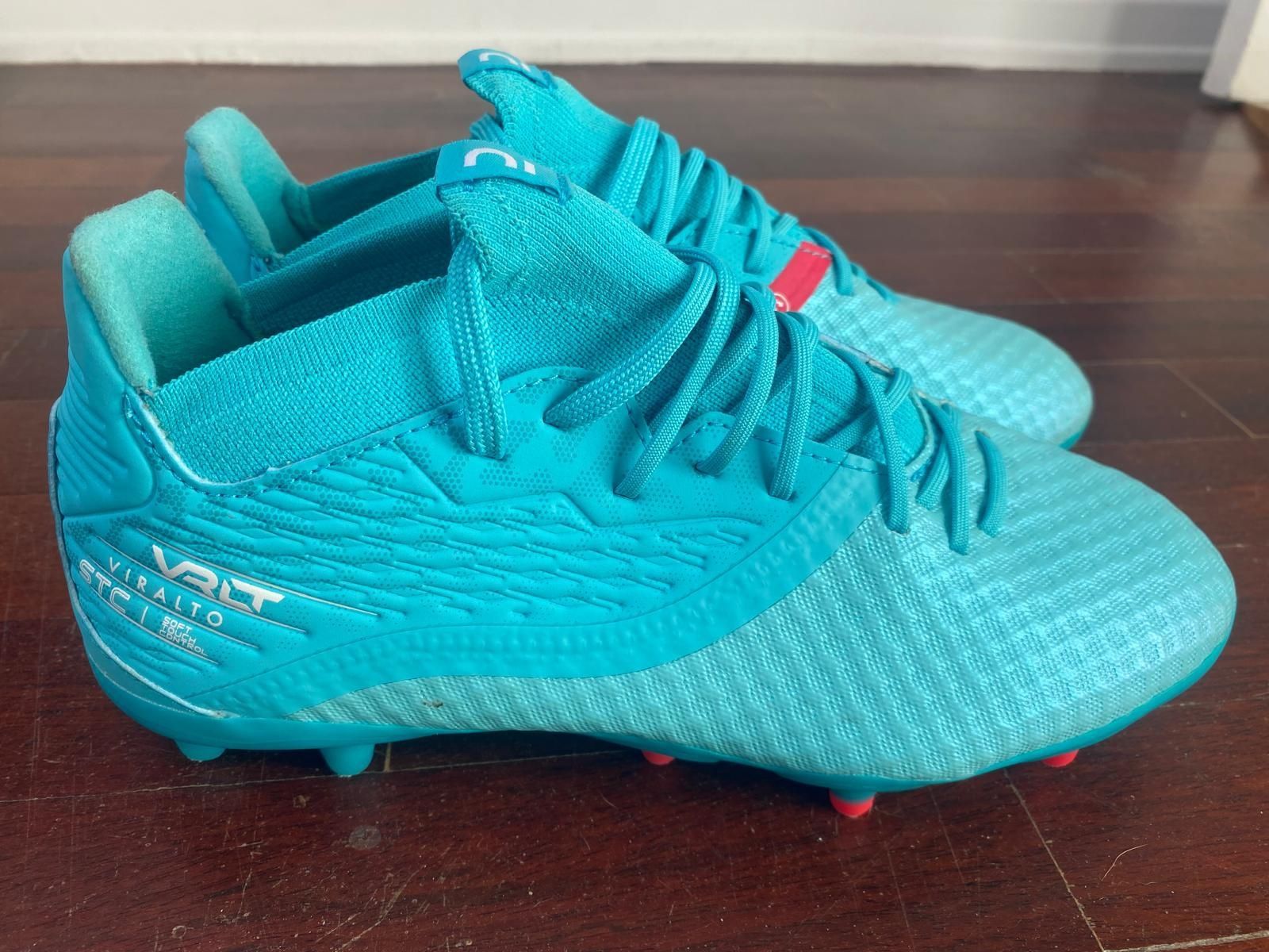 *Chuteiras de futebol Viralto III 3D Airmesh MG/AG Flamingo - Kipsta*