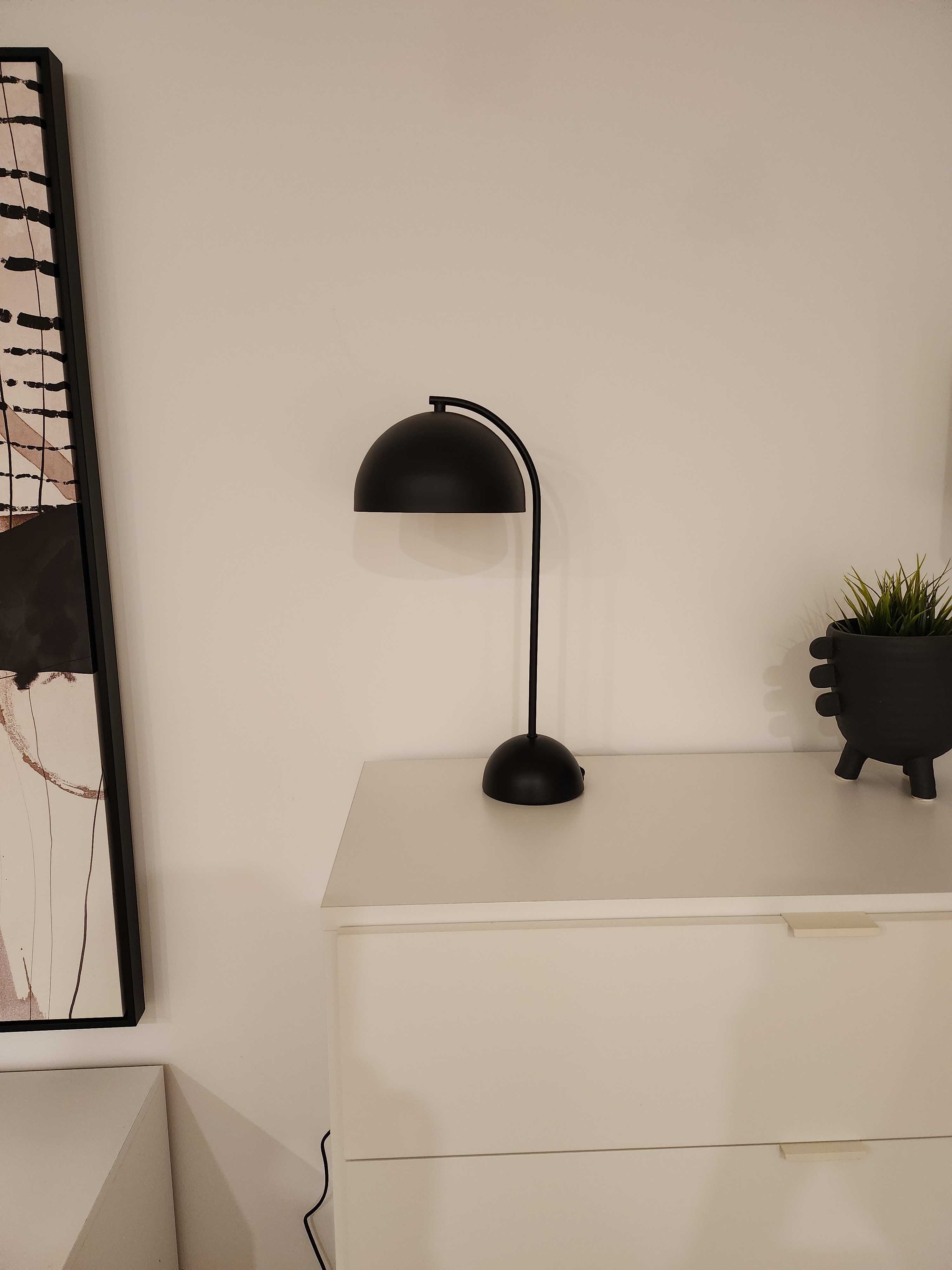 lampa stołowa FORM czarna loft HUBSCH