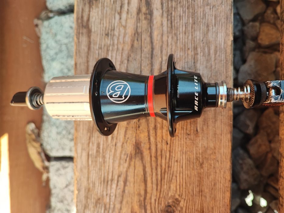 Tylna piasta koła rowerowego Bontrager Race Lite 16H 9s Retro MTB