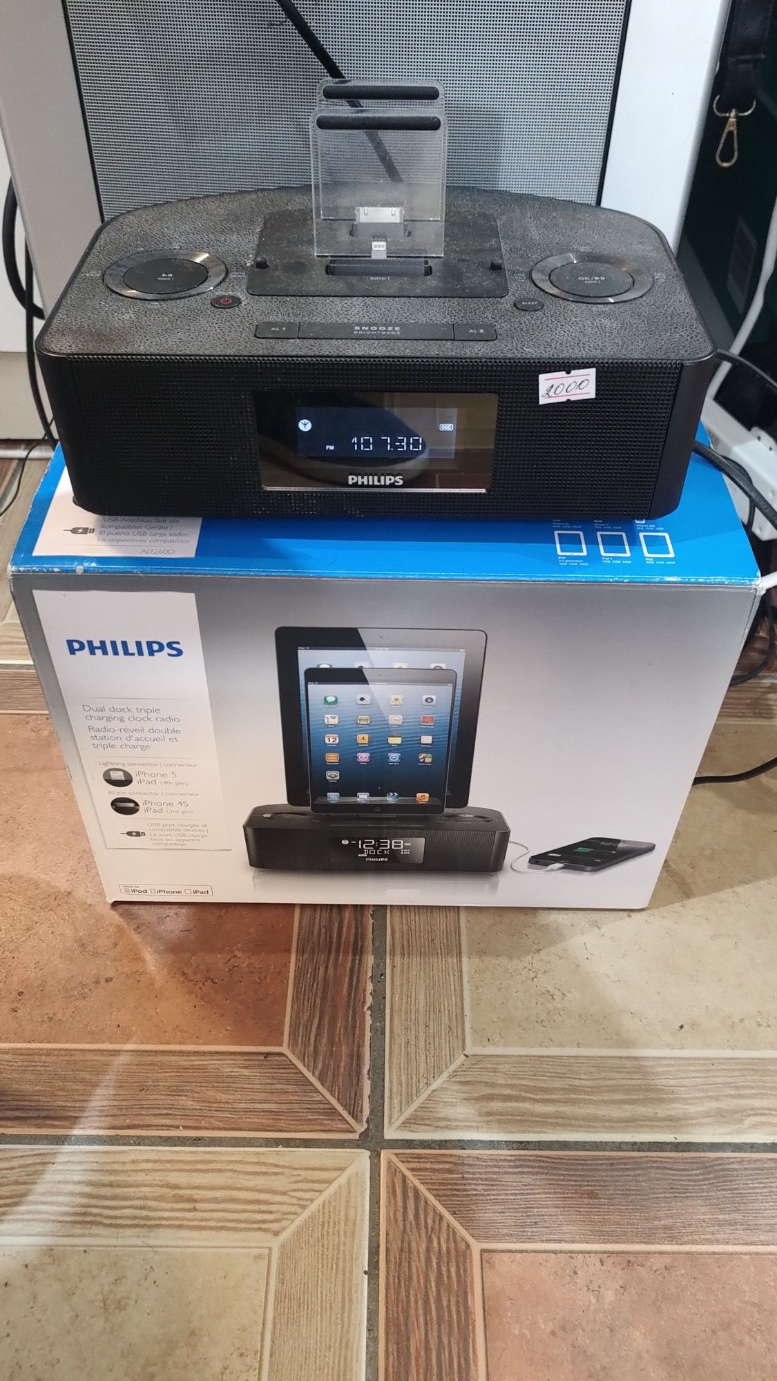 Philips AJ7260D/37 Dual Dock Triple Charging Clock Radio