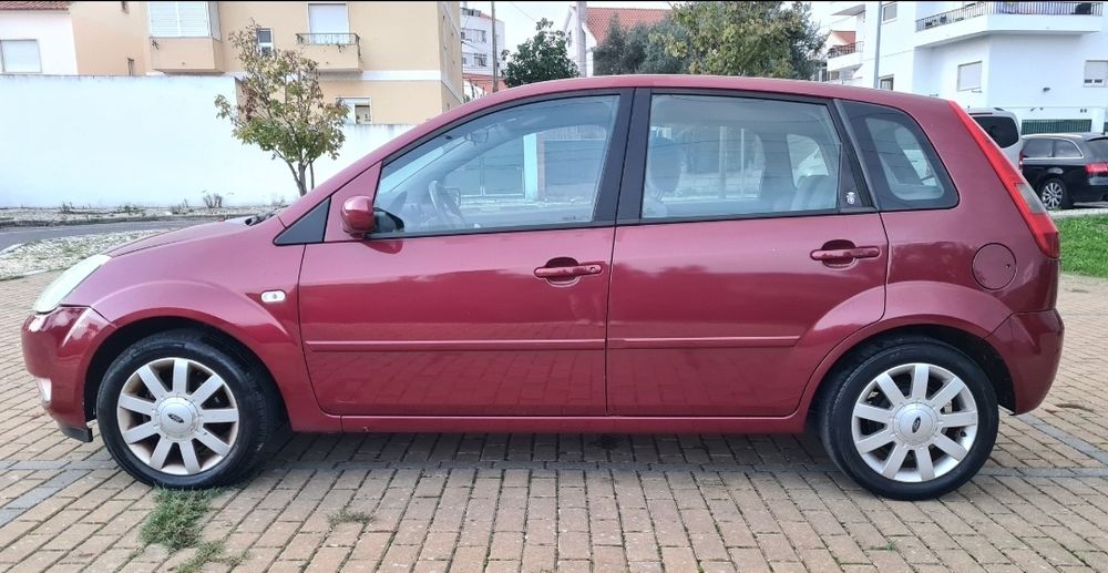 Ford fiesta 75cv 16v impecável revisão completa