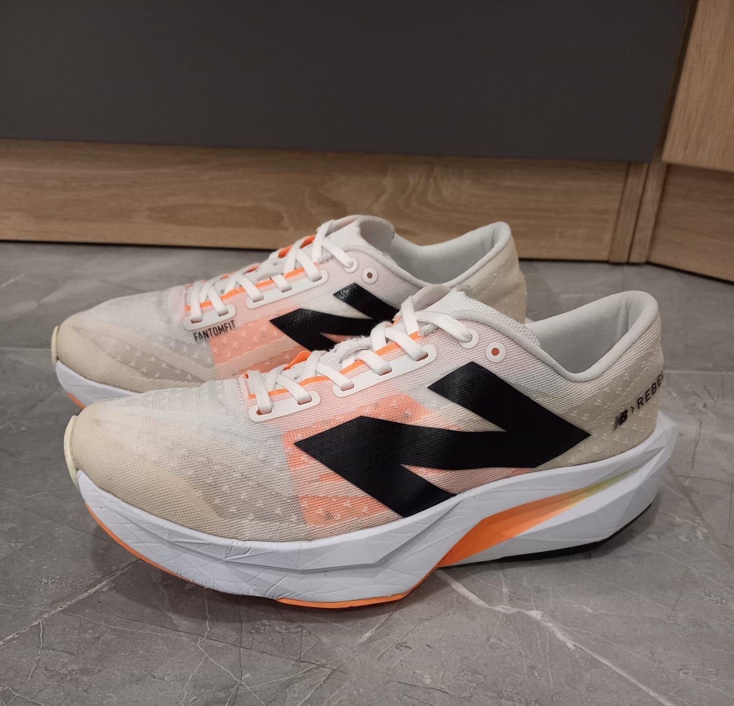 New Balance Rebel v4 42 розмір