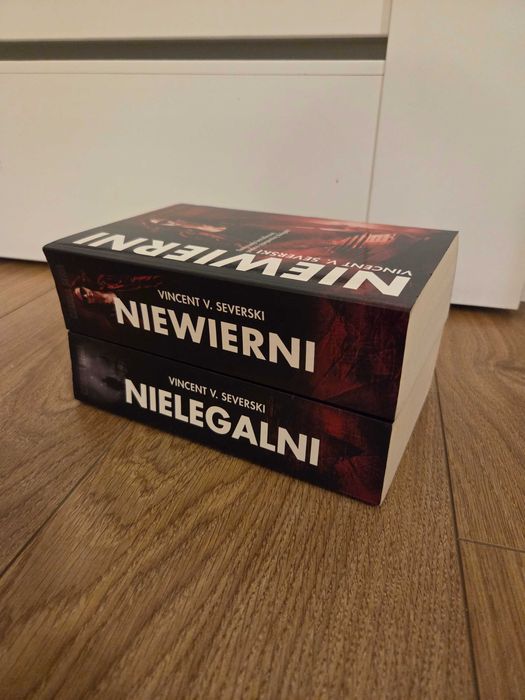 Książki Vincent V. Severski - Nielegalni i Niewierni
