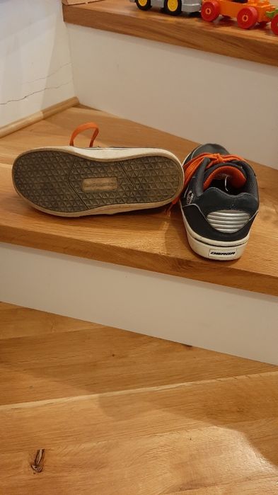 Półbuty wiązane rozmiar 32 wkładka 20 cm