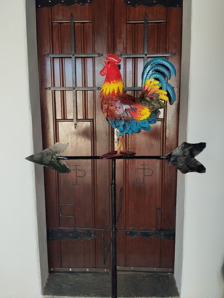 Catavento com galo colorido