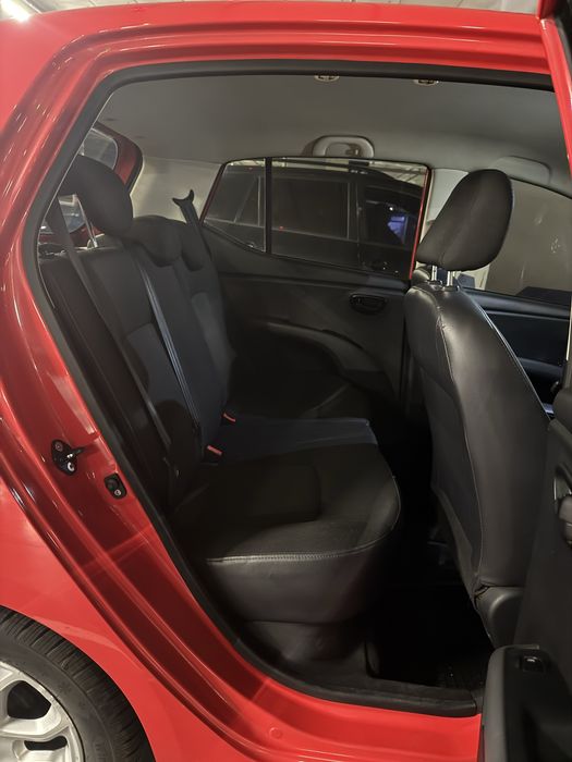 Hyundai i10 2012 автомат