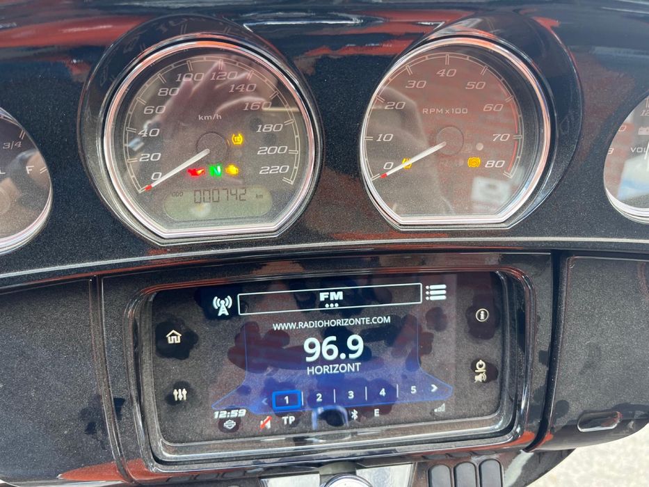 Harley Davidson street glide 114 ORANGE