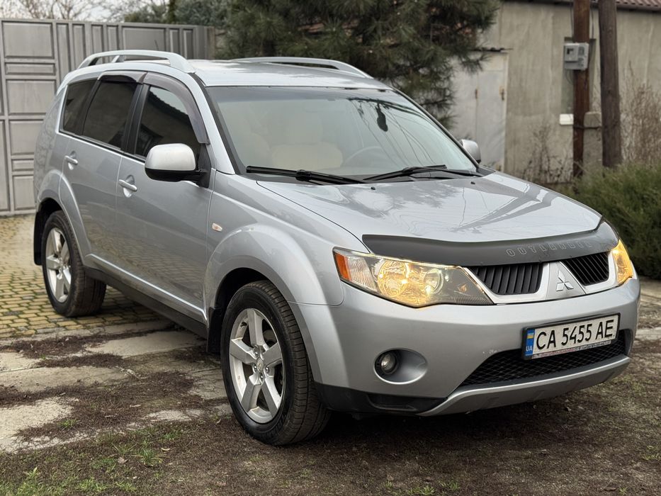 Mitsubishi Outlander XL 2008 рік 7350$