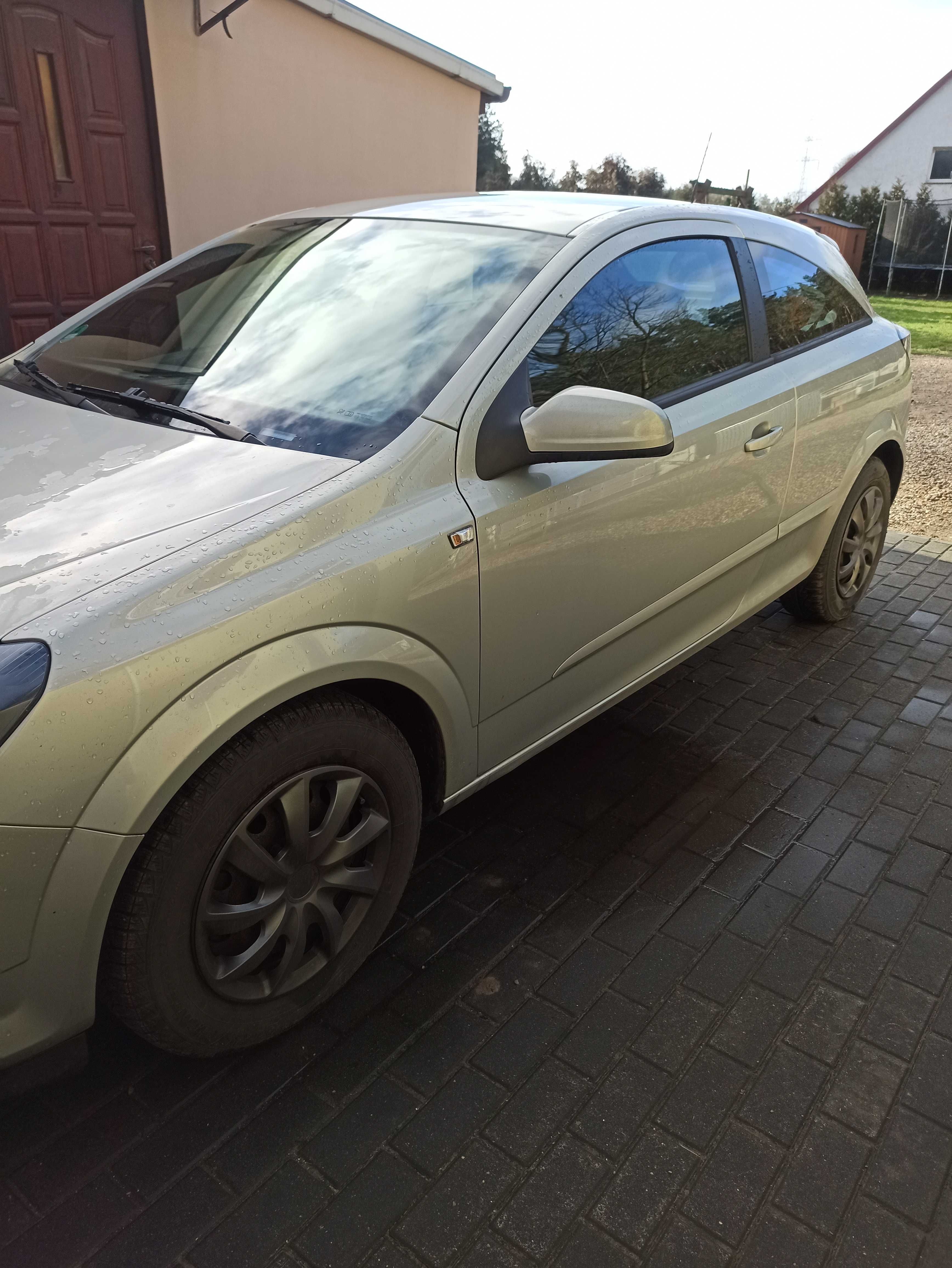 Opel Astra 1.6 GTC