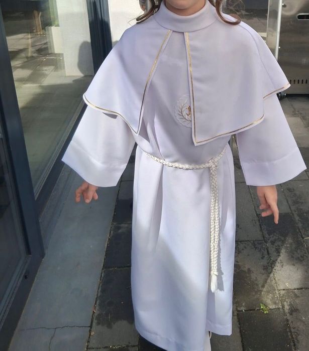 Sprzedam albę rozmiar 140