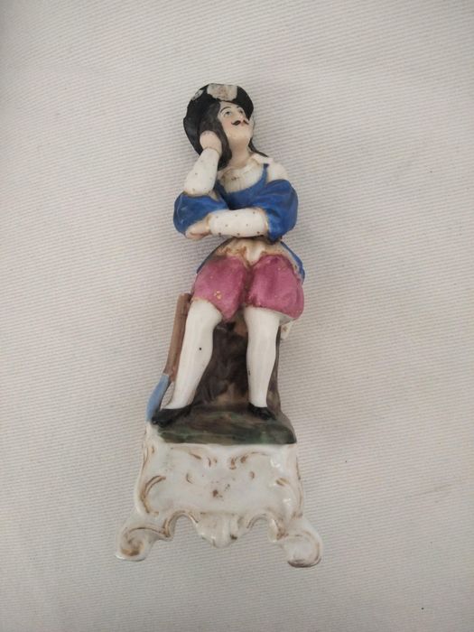 Estatueta Caçador antigo em porcelana Meissen?