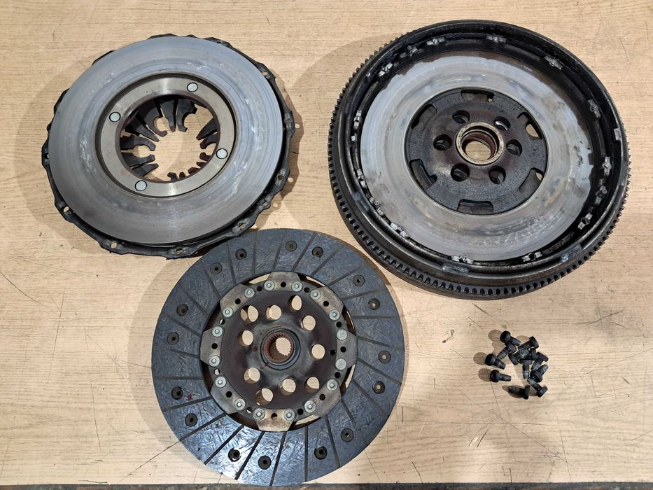 Sprzęgło LUK koło zamachowe dwumas Golf 4 IV mk4 Bora Leon Octsvia