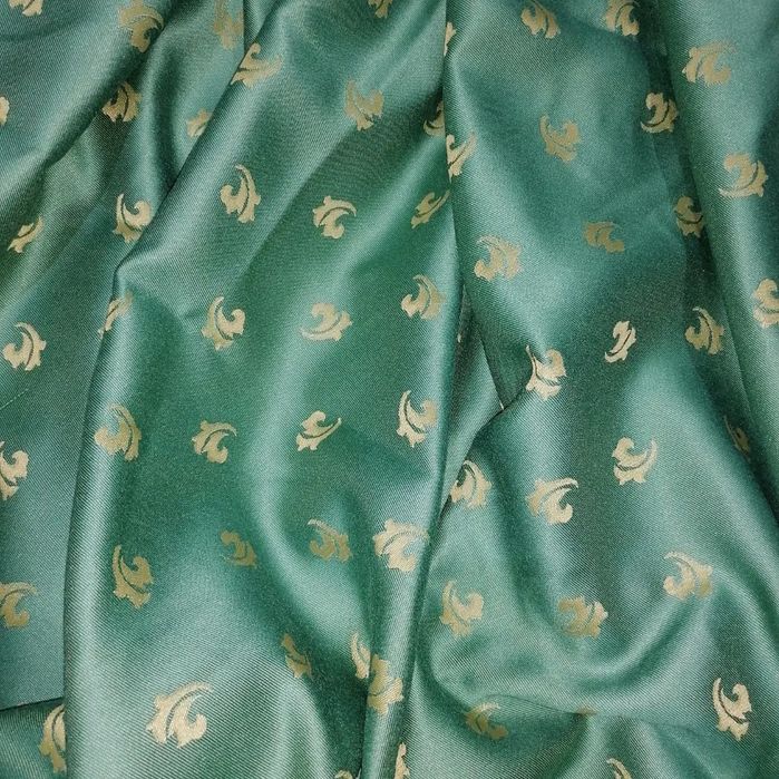 Tecido para decoração em verde e dourado