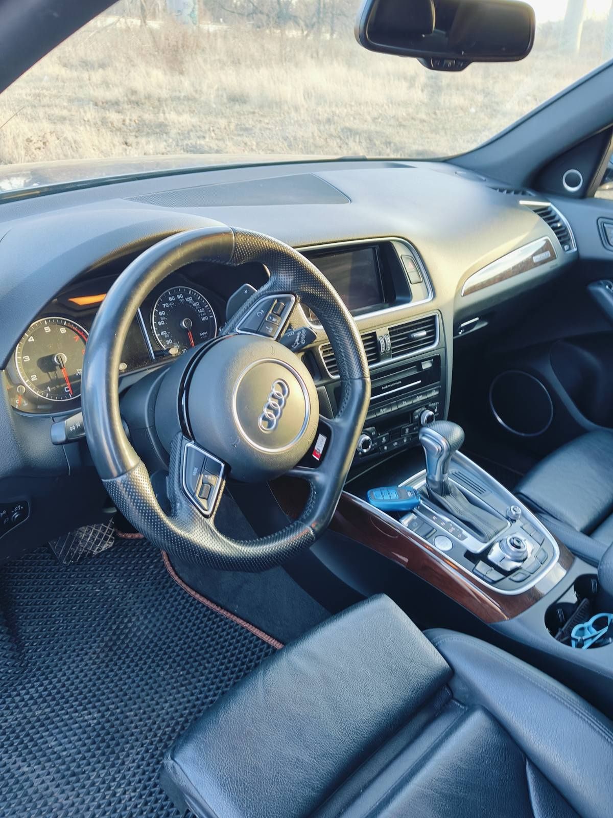 Продам audi q5, комплектация sline