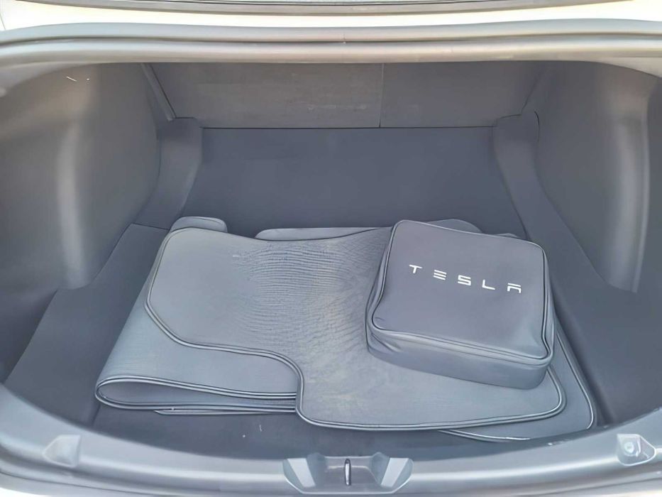 Tesla Model 3      2022