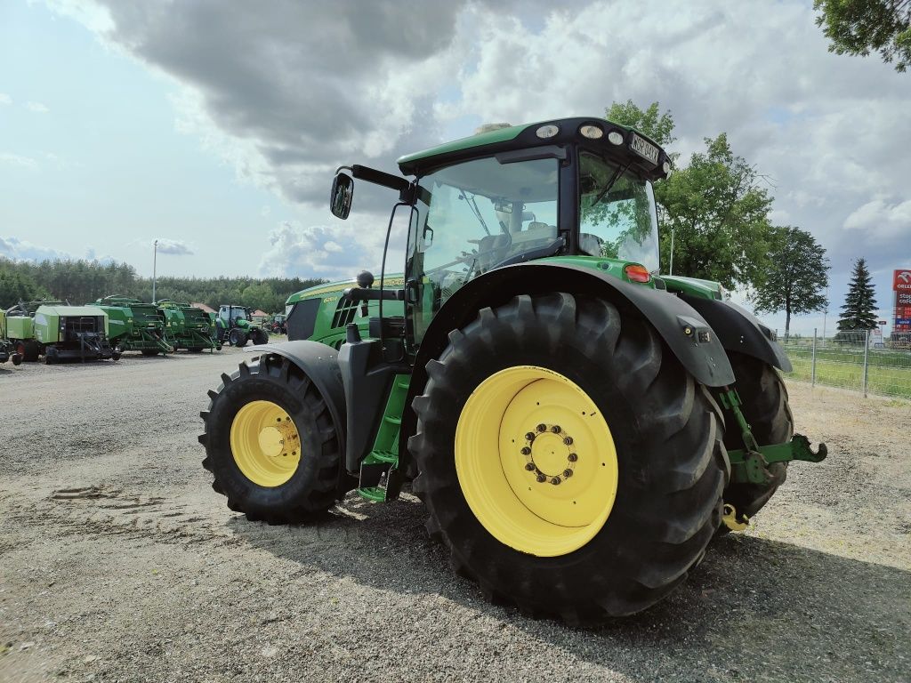 Ciągnik rolniczy John Deere 6210 R