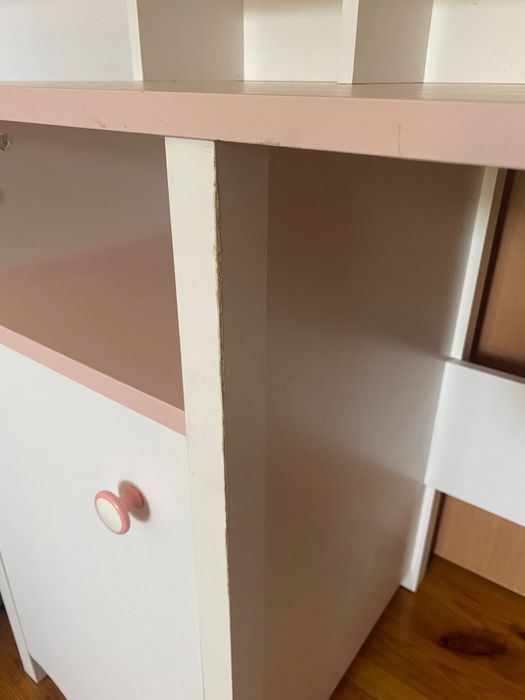 Solidne urocze biurko z nadstawką
