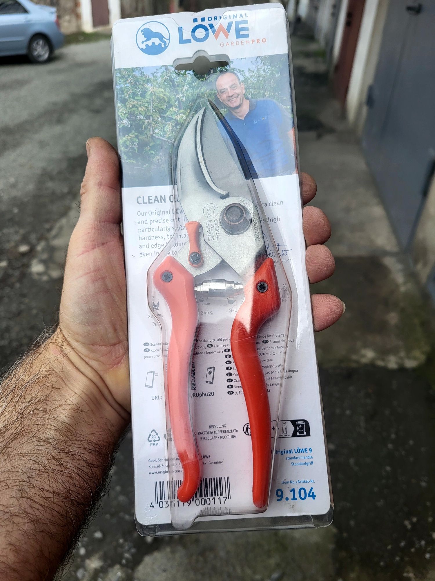 Продам Секатор Lowe 9.104