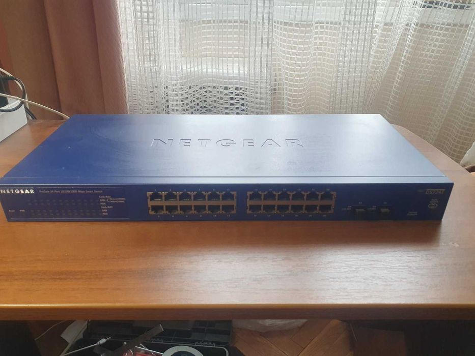 Комутатор мережевий Netgear GS724T