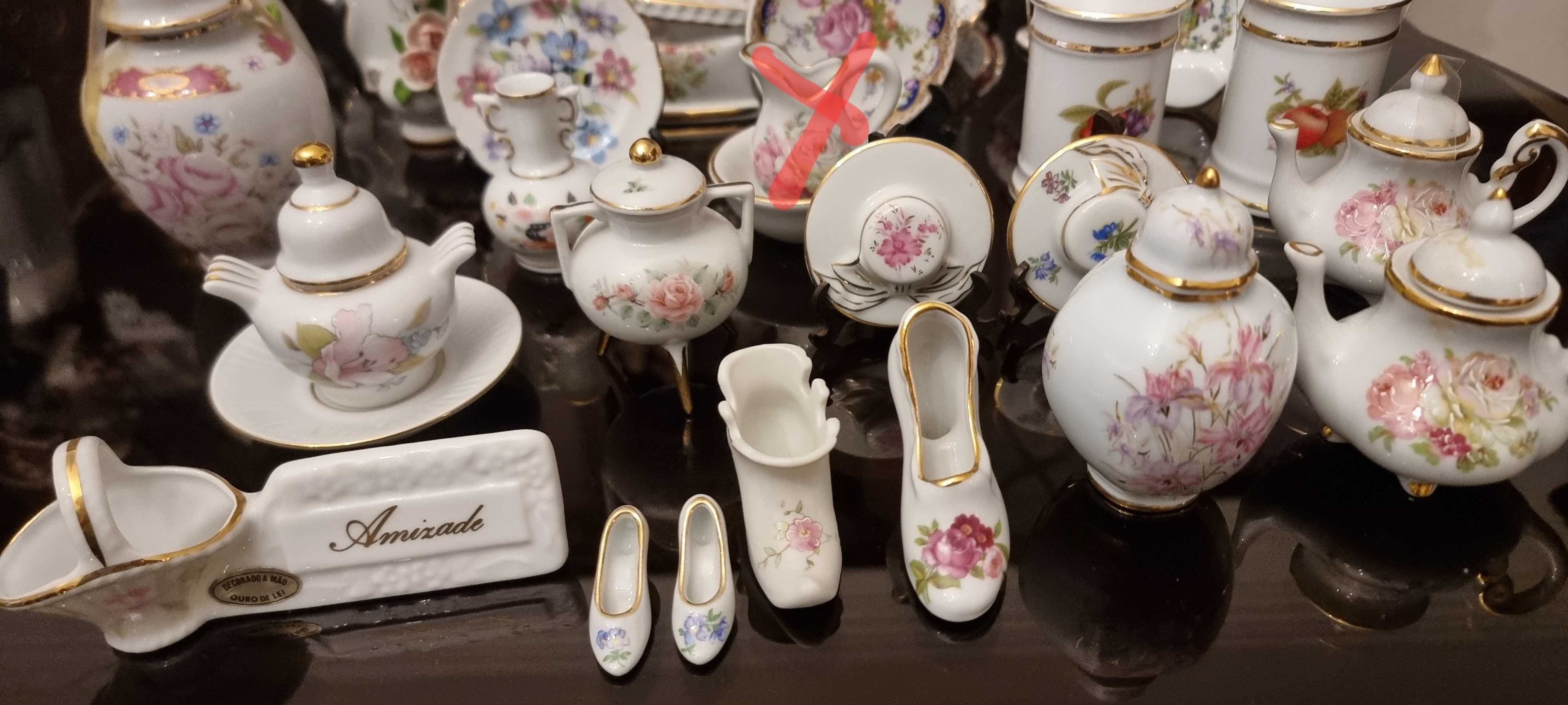 30 peças pequenas decorativas em porcelana