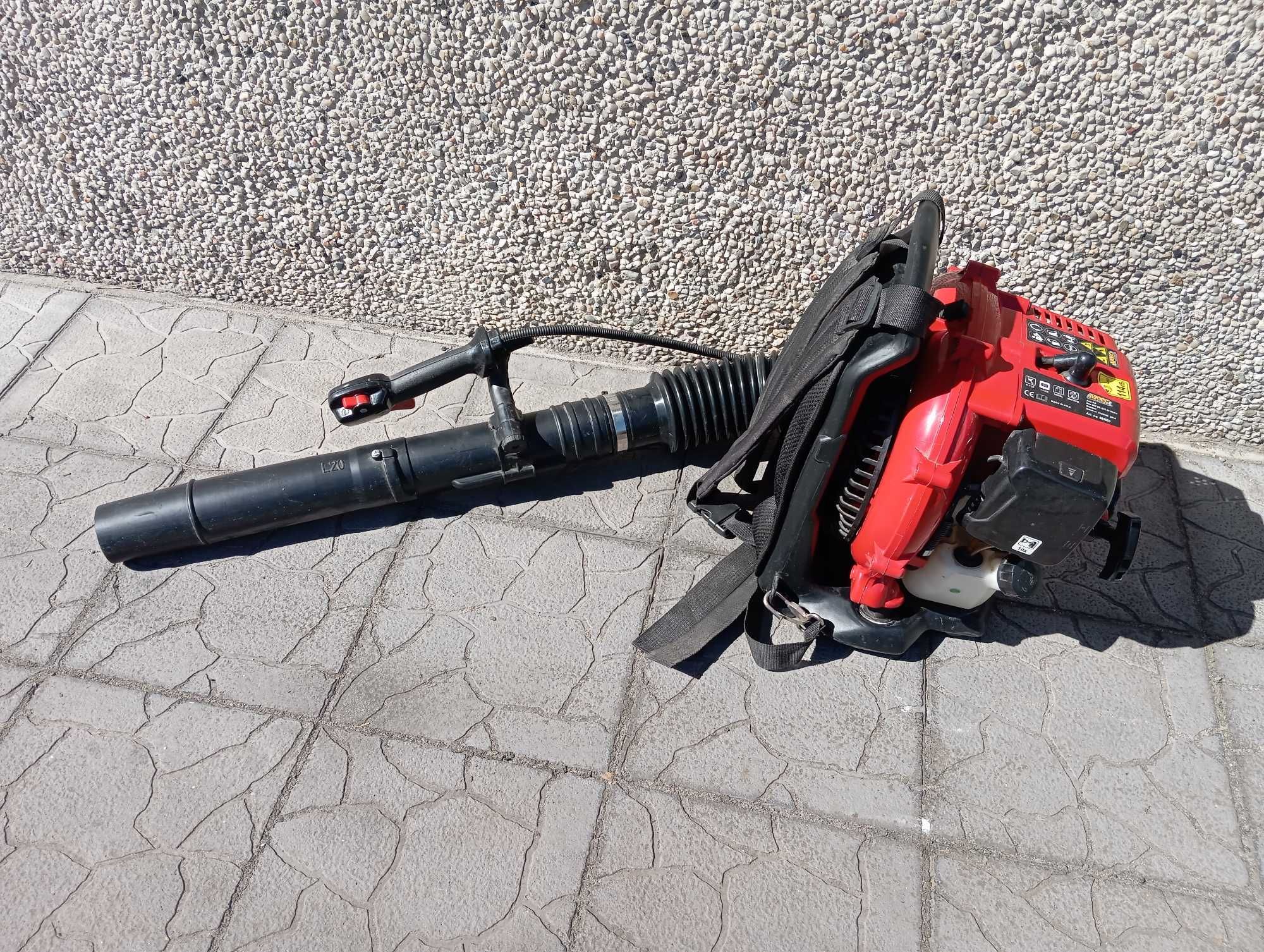 Spalinowa dmuchawa do liści 1,4 kW, 276,5 km/h