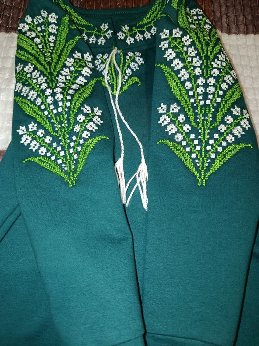 Нова вишиванка для дівчинки