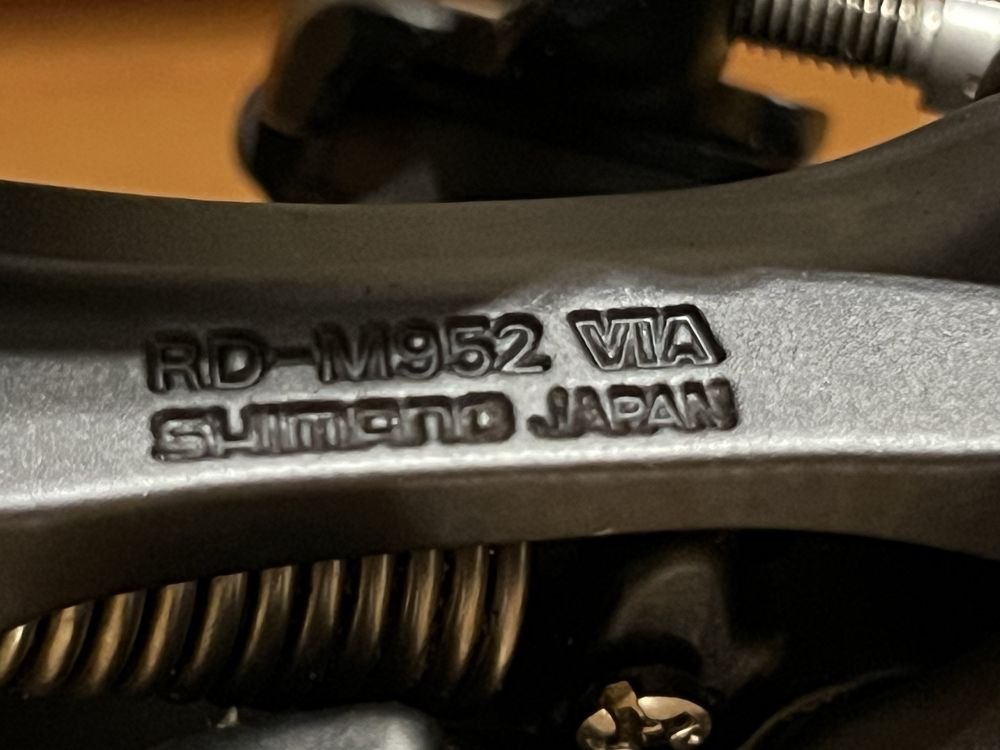 Czysta i pachnąca przerzutka Shimano XTR RD-M952