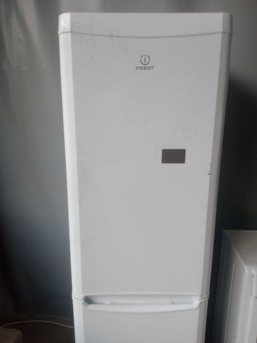 Холодильники б/в