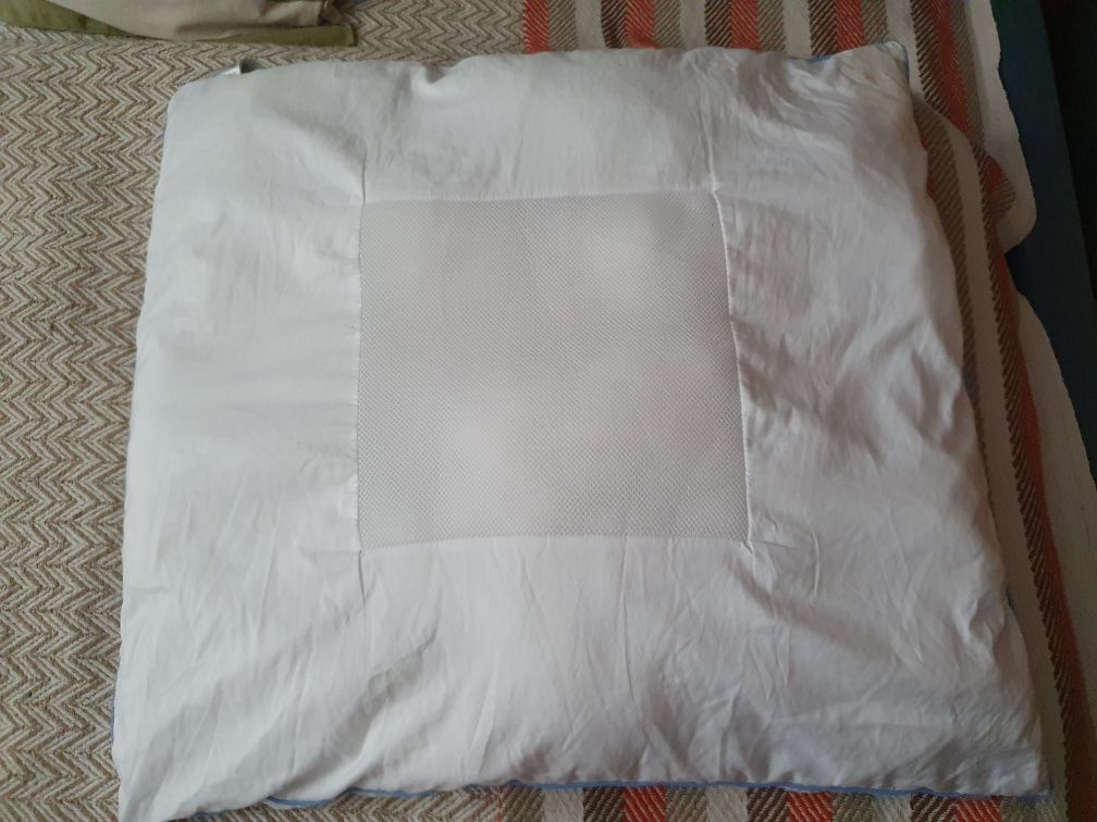 Poduszka 70x80 cm z włókna poliestrowego oddychająca uprana