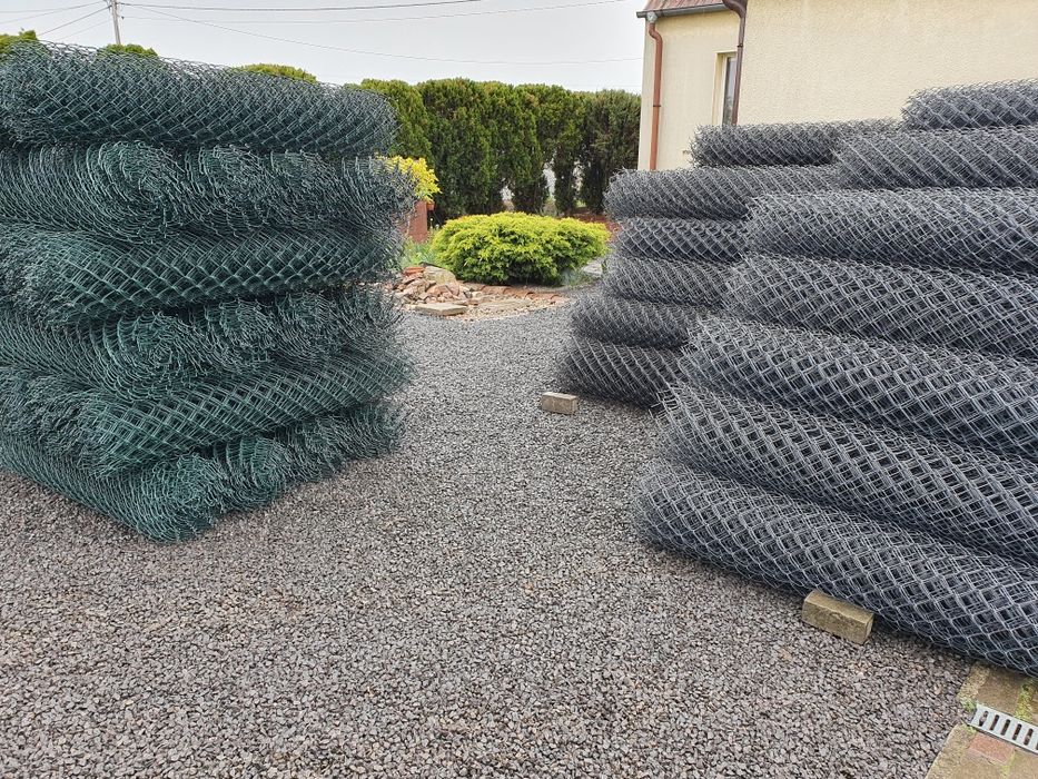 Siatka ogrodzeniowa powlekana oc/pcv Słupki lesna Panele