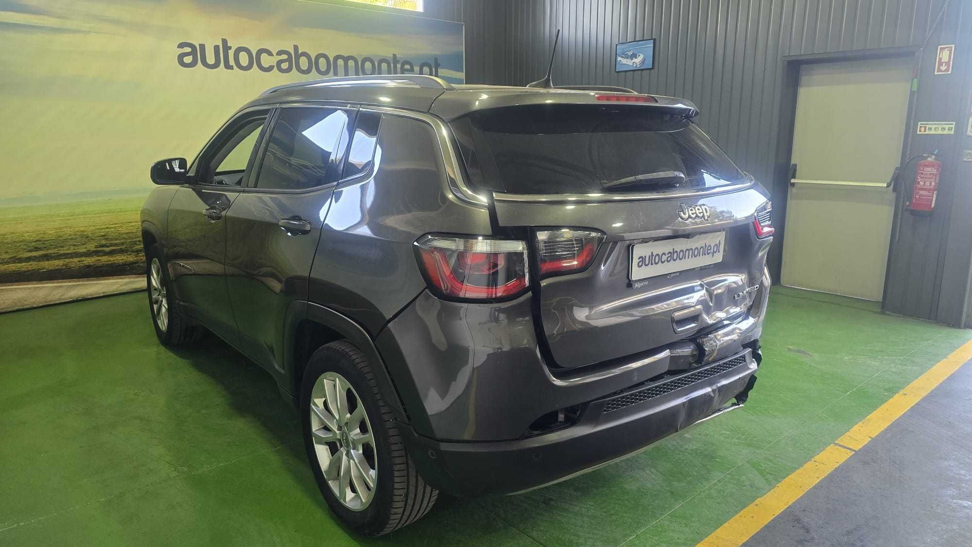 Jeep Compass 1.3 T Limited  - Salvado