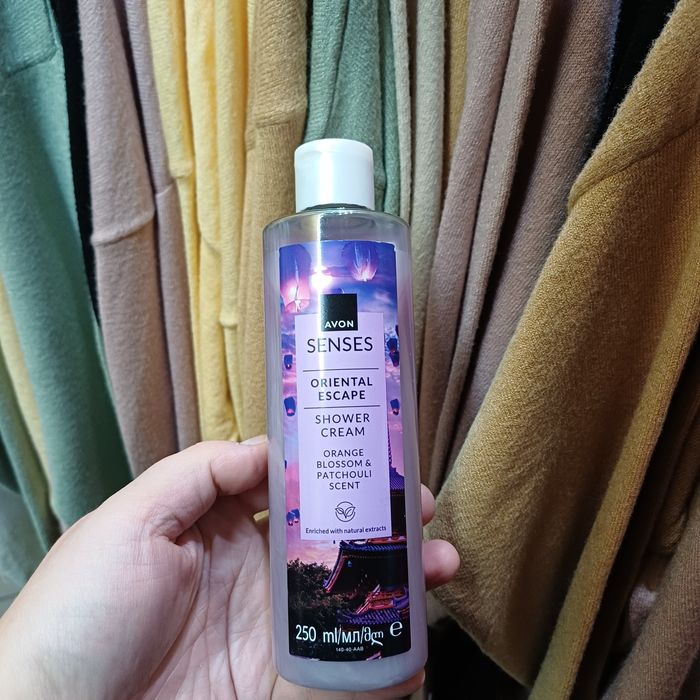 żel 250 ml oriental escape avon