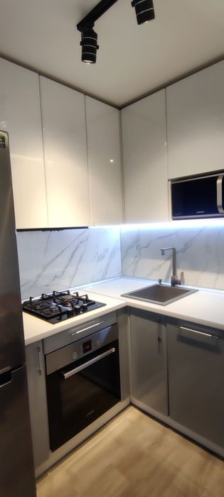 Продам эксклюзивную 2к.кв. Новые дома улучшенка 2балкона